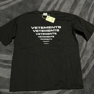 SOLD!!! NWT Vetements  Limited Edition Pyramid Logo T Shirt
